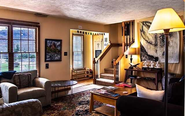 2 Cranes Inn Zion