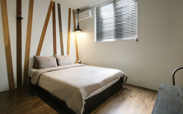 Jeonju Gosa Yaja Hanokmaeul