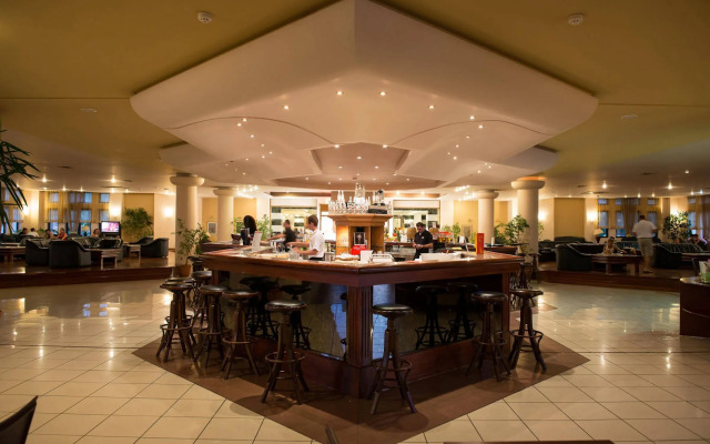 Athina Palace Resort & Spa