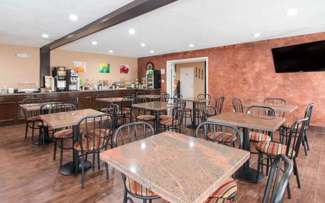 Quality Inn & Suites I-35 near Frost Bank Center