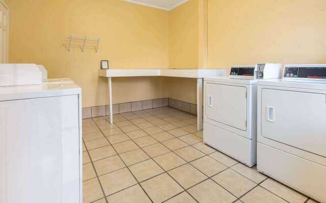 Days Inn by Wyndham Natchez