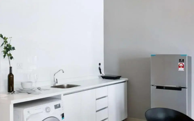 Stylish & Cozy 2BR Apt at Arte Plus, FREE Parking