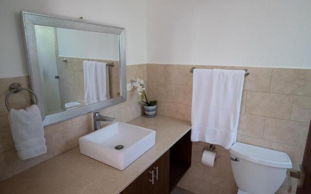 Casa Esmeralda - Family Friendly 3 Bedroom Home with Private Pool