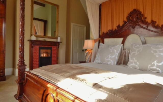 Westgate Manor
