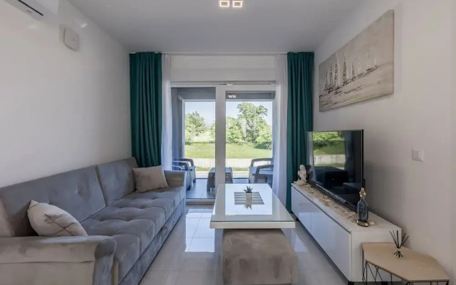 Scenic Kastel Luksic Apartments