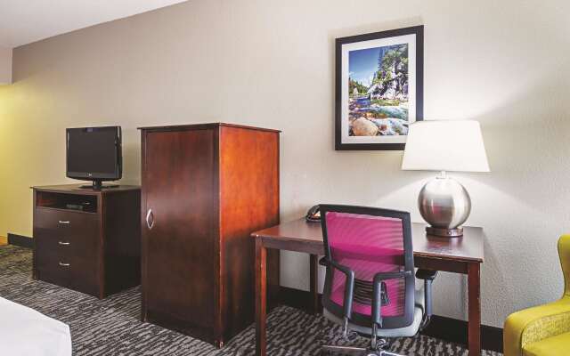 La Quinta Inn & Suites by Wyndham Fresno Northwest