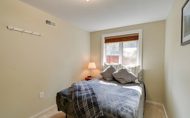 Cozy Ashford Home - 5 Mi to Rainier Nat'l Park!
