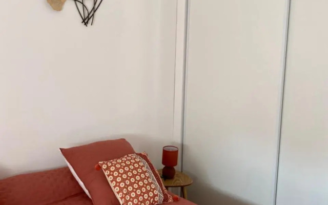 Petite maison en pierre