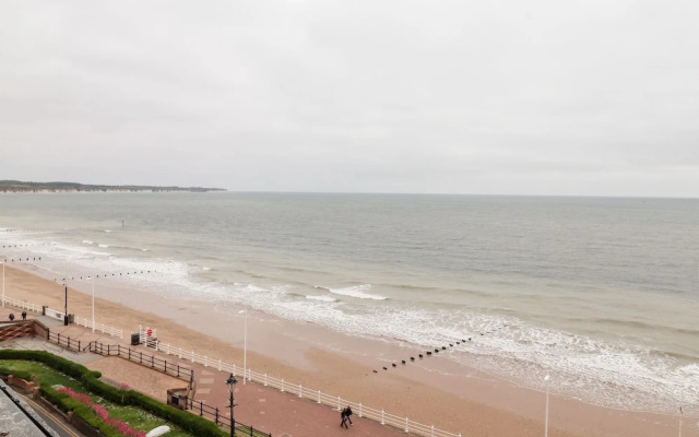 8 Seaview @ Bridlington Bay