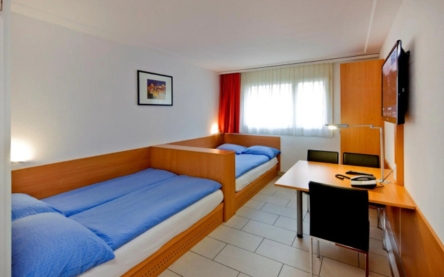 Good Night Inn