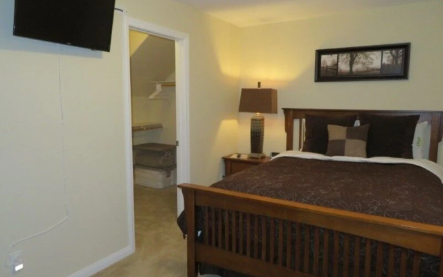 Brad Moore 3 Bedroom Condo