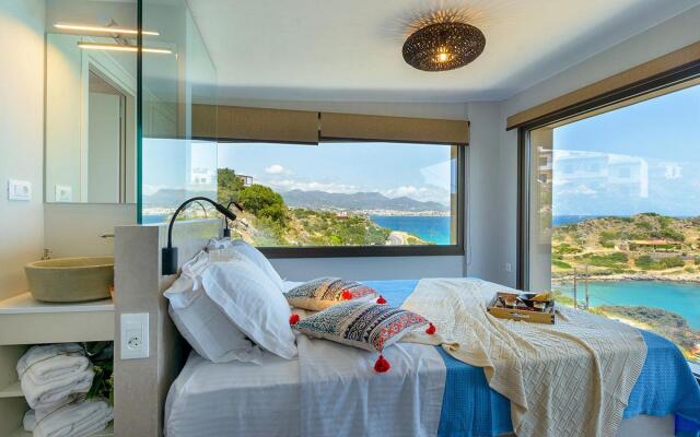 Beachfront 2 Bedroom Villa With Jacuzzi