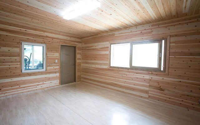 Wangju Godeok Pension