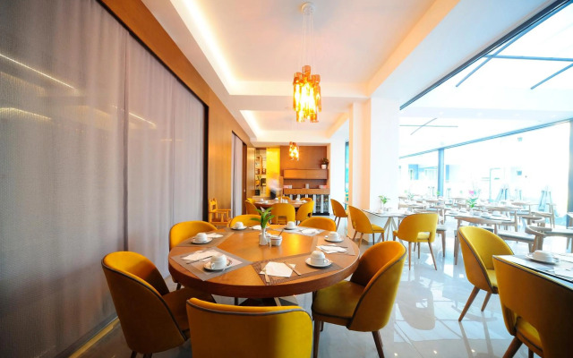 Atrium Ambiance Hotel
