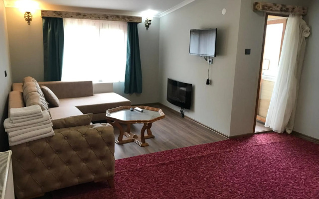 Yedigoller Hotel & Restaurant