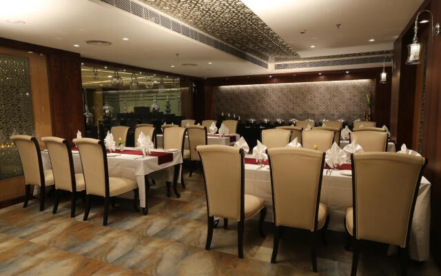 M Crown Hotel