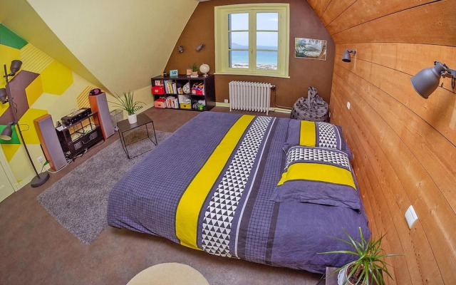 Cottage in Locquirec With Beach Access