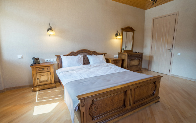 Imperial House Hotel