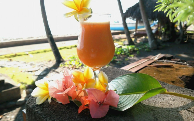 Cili Emas Oceanside Resort