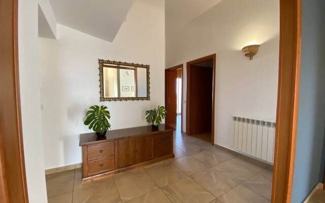 Elegante Villa tra Etna e Mare 2 min da Etnaland