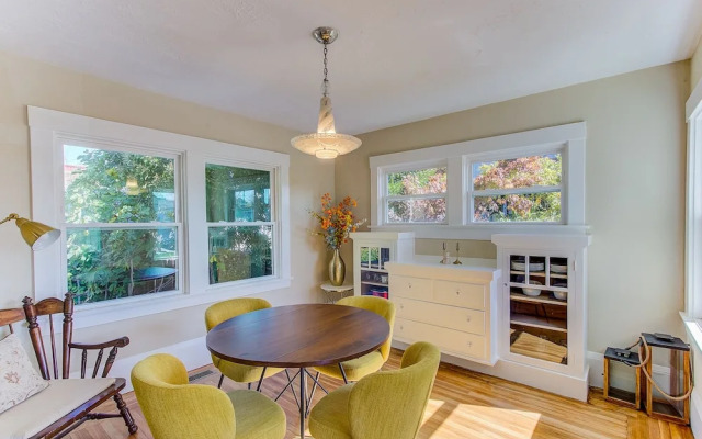 Woolsey Street - 2 Br Home