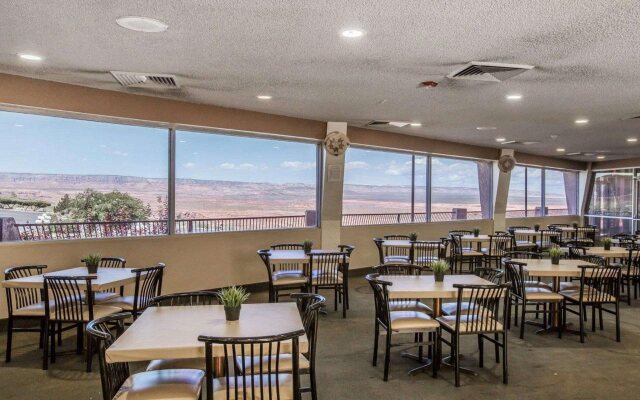 Quality Inn View of Lake Powell - Page