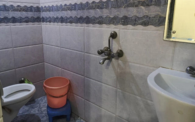 Hotel Shree Sai Dham Near New Delhi Railway Station, Paharganj