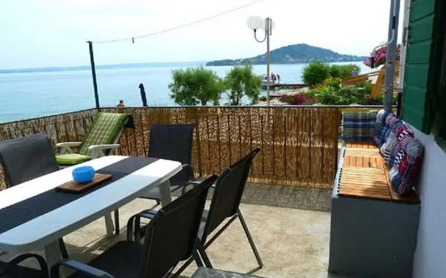 Villa Jadran - 10 m From Beach - H