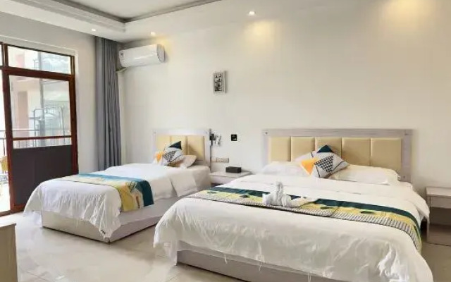 Libo Small Hole Northeast People Inn