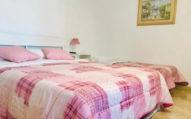 B&B Red Village