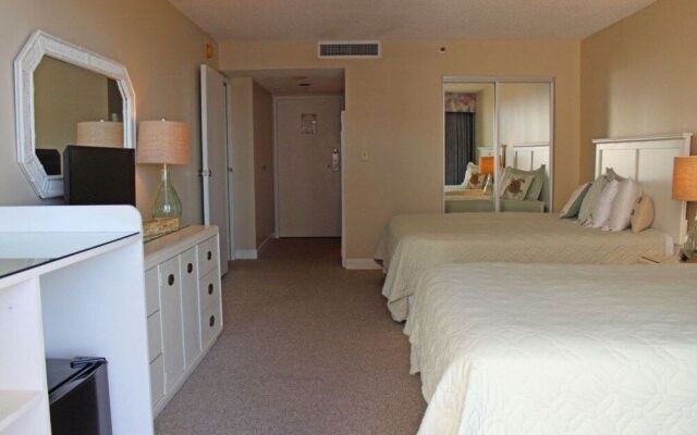 So Hampton 806 3BR by RedAwning