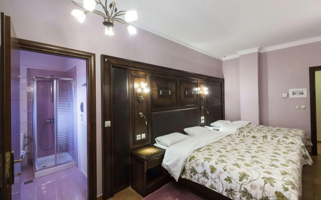 Dellas Boutique Hotel