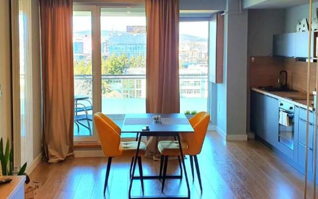 Eriss Studio Suite - OZone building apartment