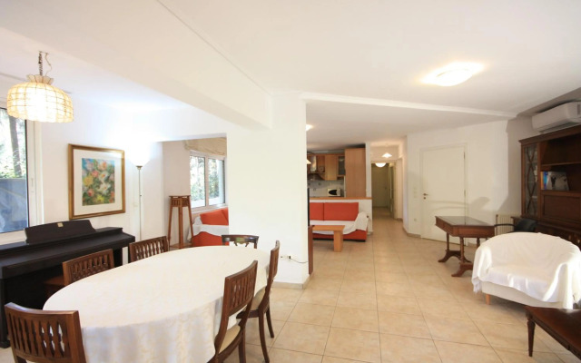 Park View Apartment with Garden 120m