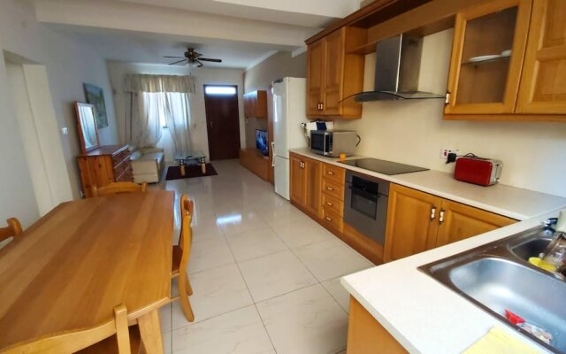 Apartment With 2 Bedrooms In Is Swieqi With Wonderful Mountain View Terrace And Wifi