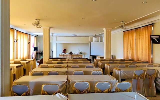 Dragon Palace Hotel by Amazing