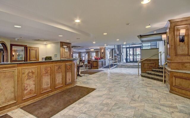 River Mnt Lodge W323