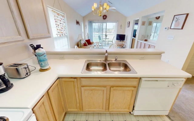 River Oaks 7g 2 Bedroom Condo