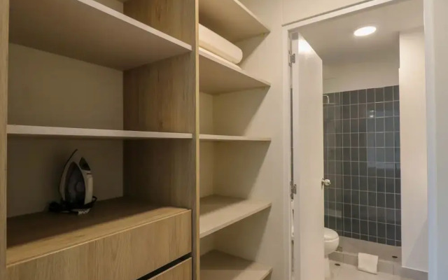 w Extraordinary 2BR With Balcony in Miraflores