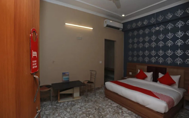 Royal Palace by OYO Rooms