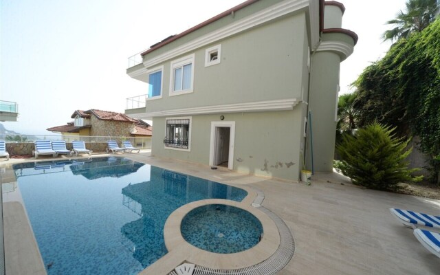Villa with Majestic Views 1032