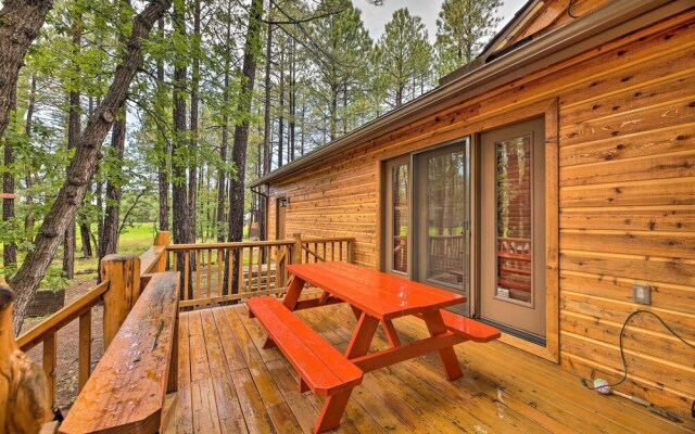 Wooded Yard, Gas Grill: Lush Pinetop Retreat