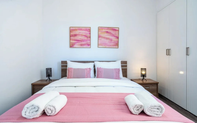 Olympus Stylish 2-BR Apt in Larnaca
