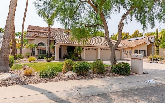 Paradise Retreat 4BR by Casago
