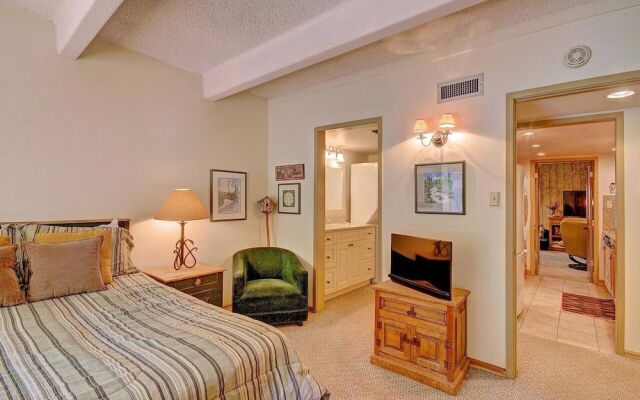 Columbine 102 2 Bedrooms 2 Bathrooms Condo