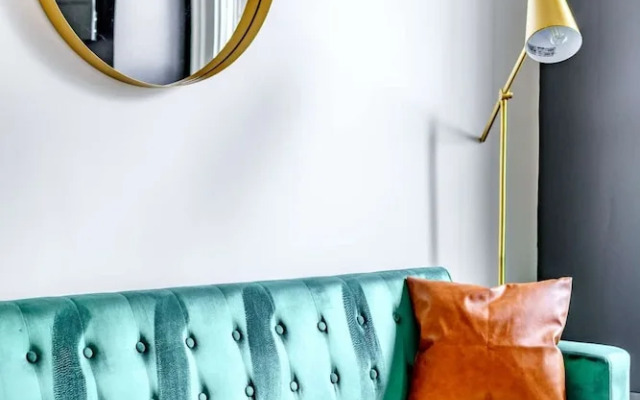 Prime Location Clean Top Rated Free Parking