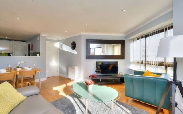 Xscape View Apartment With Balcony