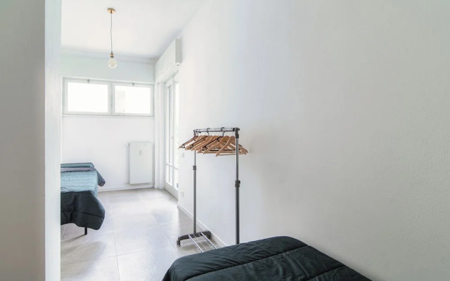Stylish 2-Bedroom Apartment by Lake Como