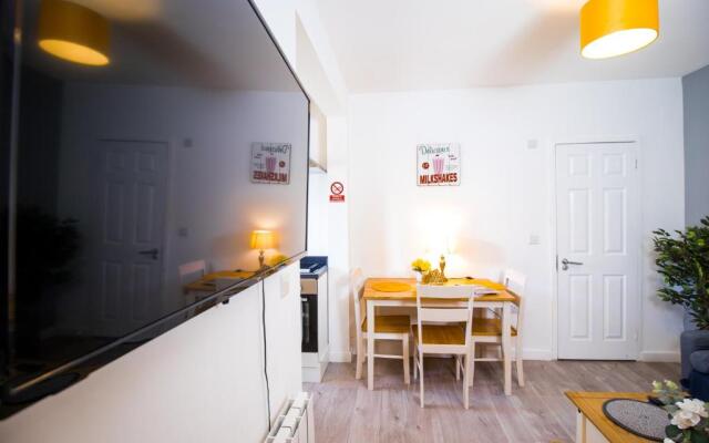 Dreamwood Apartment by Southwest Rooms - Free Parking & Netflix