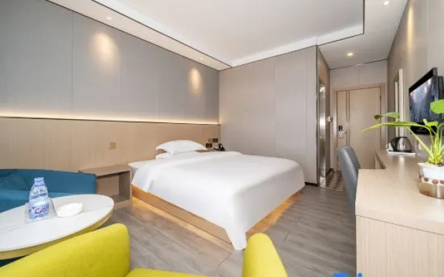 Yiduoyuepin Hotel (Fengcheng Railway Station Jianyi Avenue)